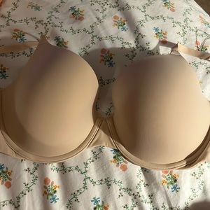 Fits everybody t shirt bra - never worn with tags on